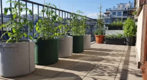 Sacs de culture en tissu sur une terrasse de jardin